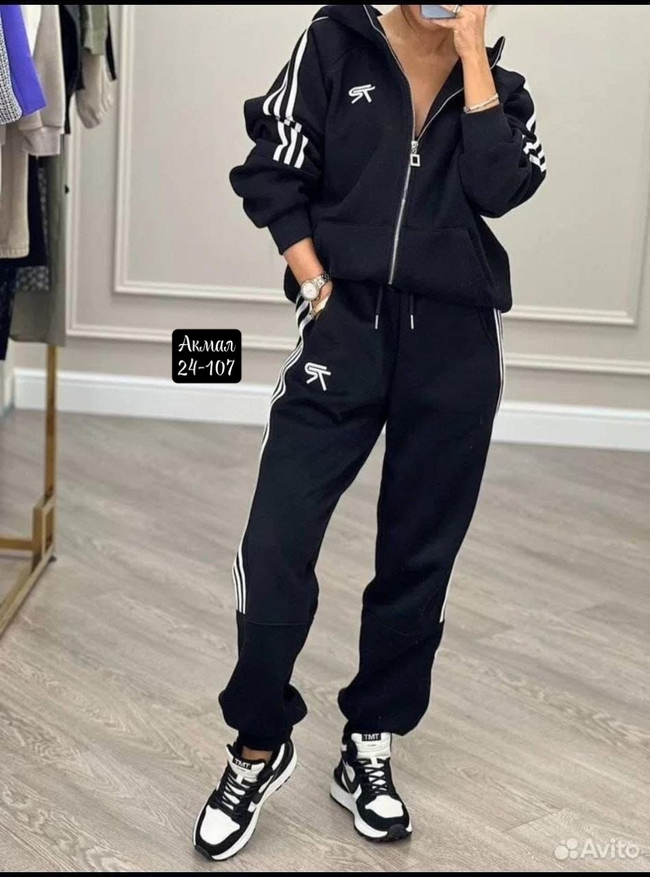 женский спортивный костюм adidas,спортивные костюмы женские,спортивный костюм адидас женский ,спортивный костюм женский адидас 2026,костюм женский спортивный adidas арт. 11430978