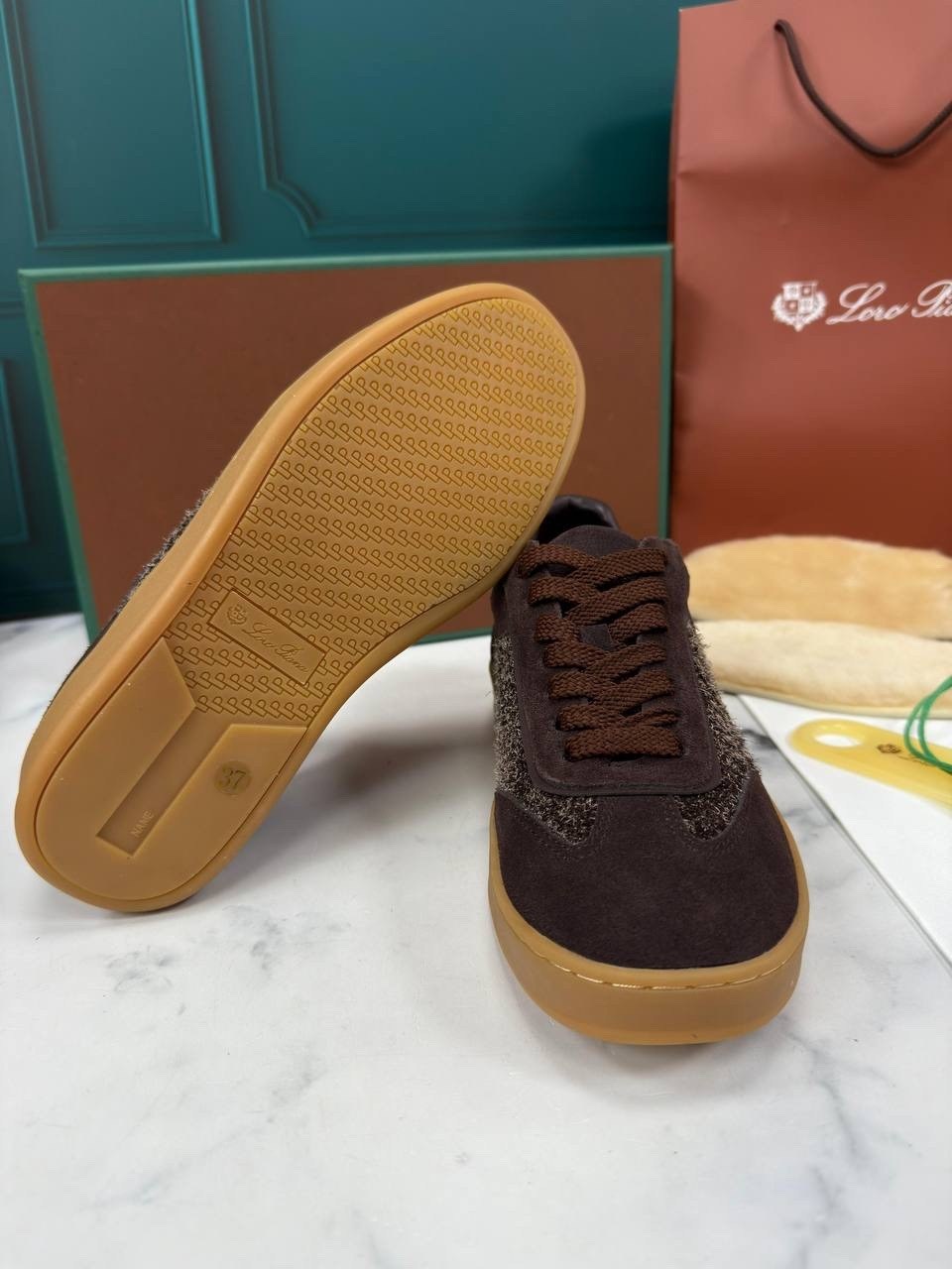 ,женские кроссовки из замши loro piana черные,кроссовки loro piana,замшевые кроссовки,замшевые кеды