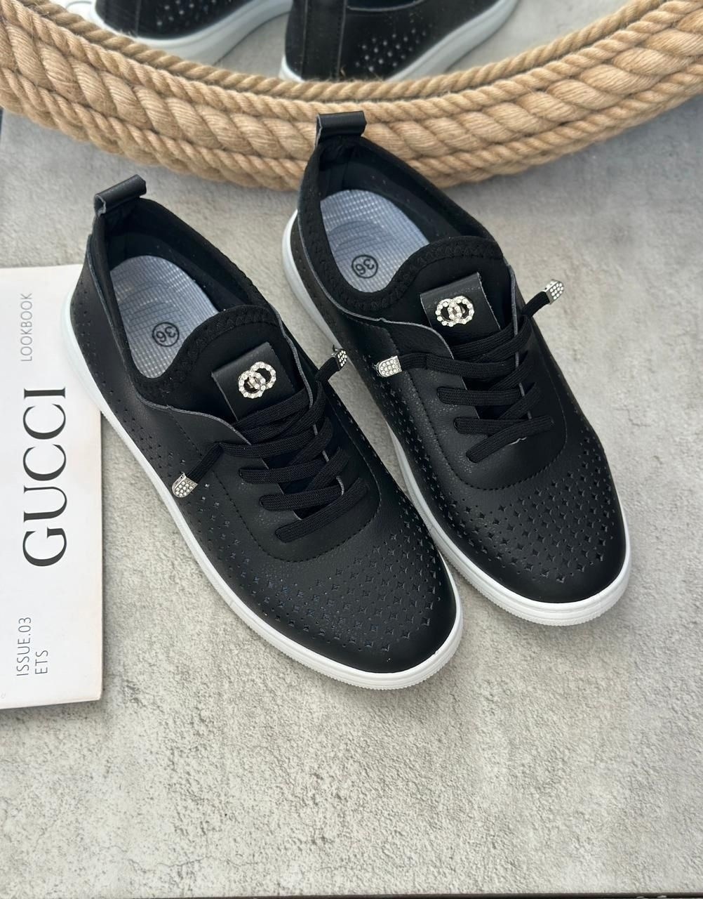 кеды женски,кроссовки женские с перфорацией,кожаные женские кроссовки с перфорацией,кроссовки с перфорацией,кроссовки женскиe