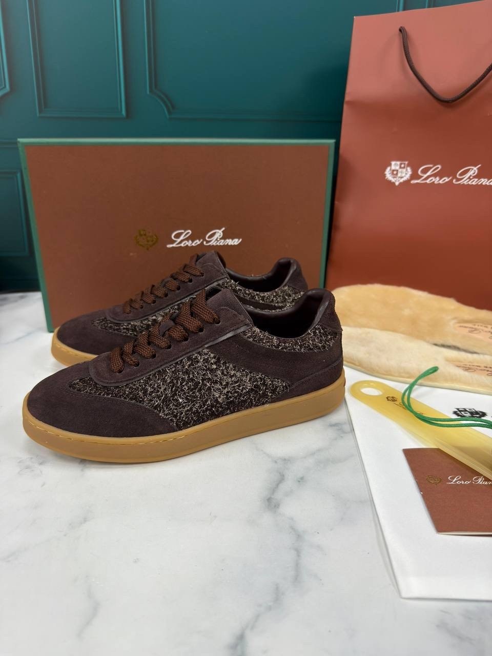 ,женские кроссовки из замши loro piana черные,кроссовки loro piana,замшевые кроссовки,замшевые кеды