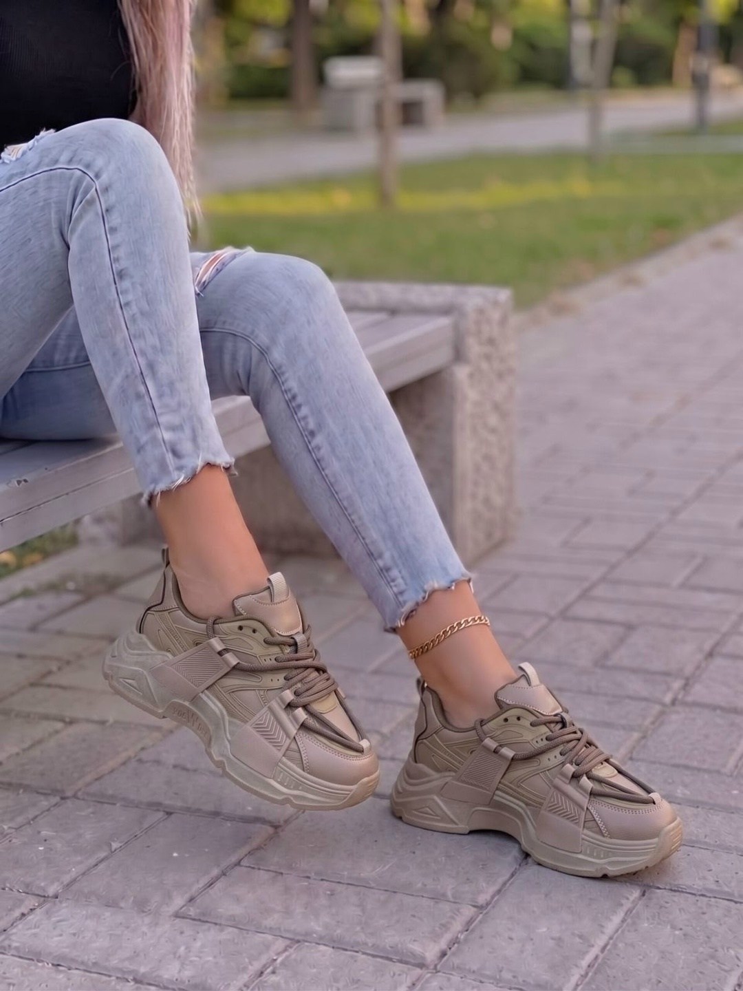 розовые кроссовки,женские кроссовки,розовые женские кроссовки,кроссовки для женщин,женские массивные кроссовки