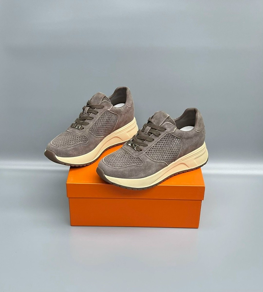 ,замшевые кроссовки,повседневные кроссовки,женские кроссовки,повседневная