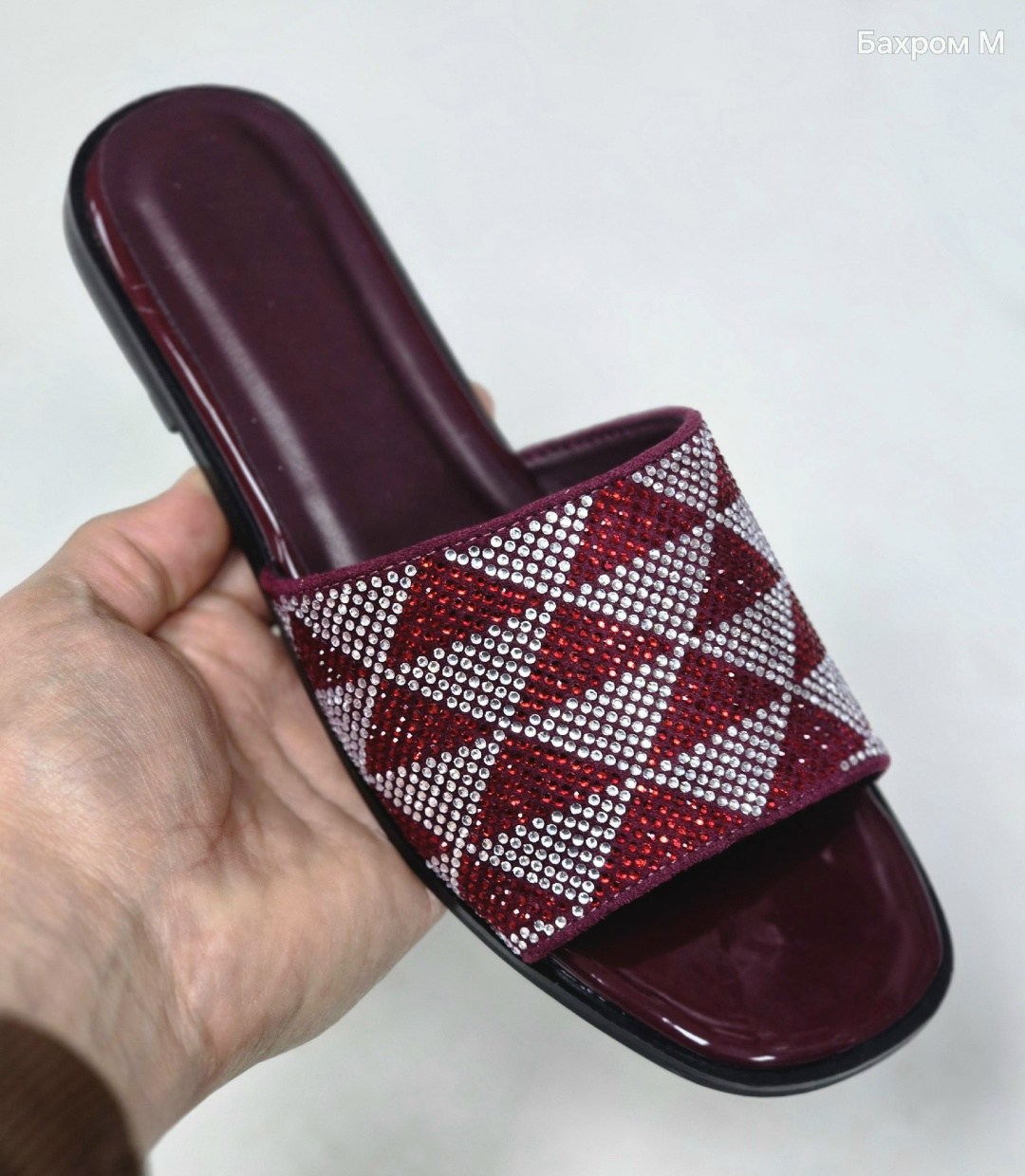 ,шлепанцы женские,шлепанцы модные,модные тапочки,женские тапочки