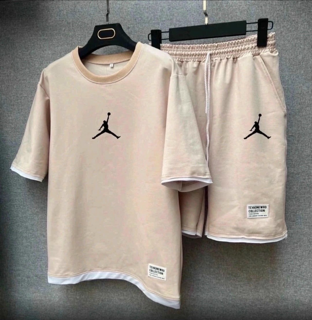 спортивный костюм мужской летний с шортами,костюм шорты футболка найк,костюм спортивный с футболкой и шортами летний,летний спортивный костюм футболка с шортами nike,комплект спортивного костюма