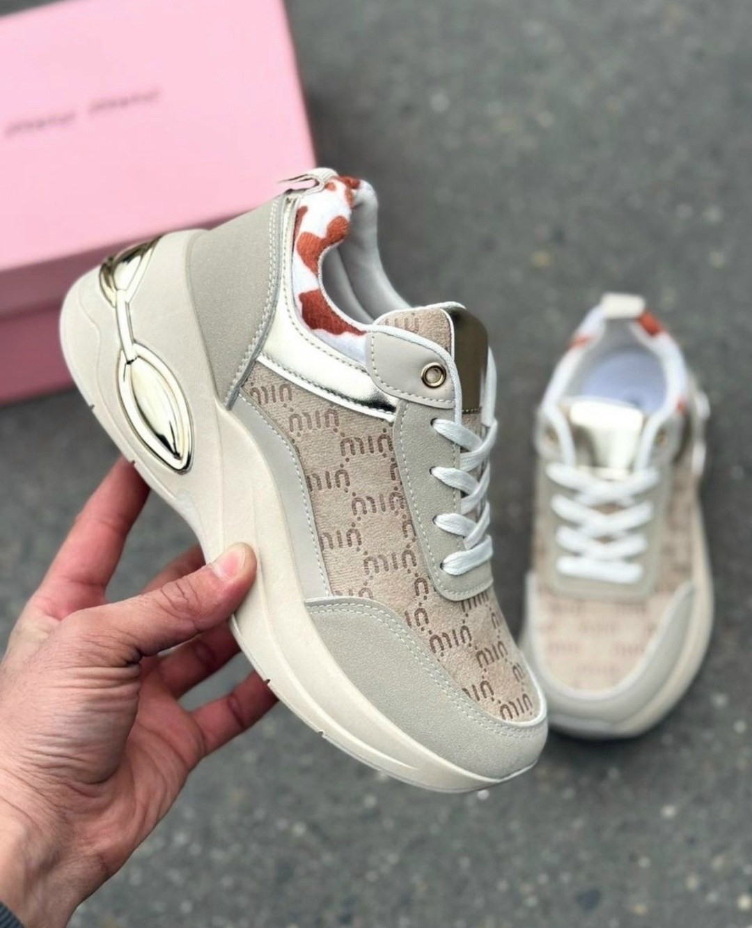 кроссовки женскиe,,кроссовки модные,кроссовка,кроссовки стильные женские