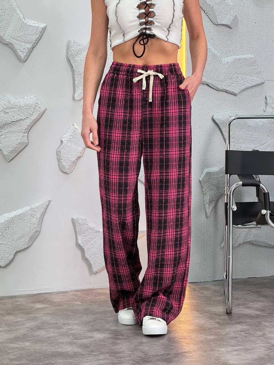 женские брюки в клетку,штаны в клетку,широкие брюки в клетку,брюки в клетку,клетчатые брюки женские широкие