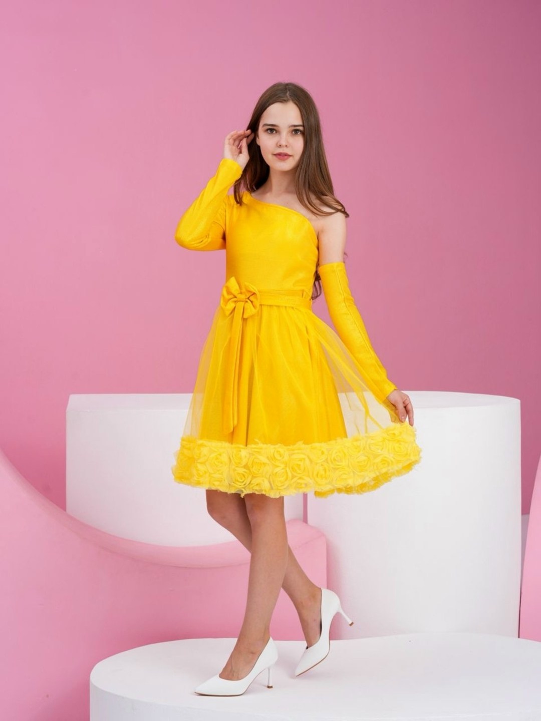 нарядное платье со шлейфом,платье нарядное,платье на выпускной,платье,нарядное платье для девочки