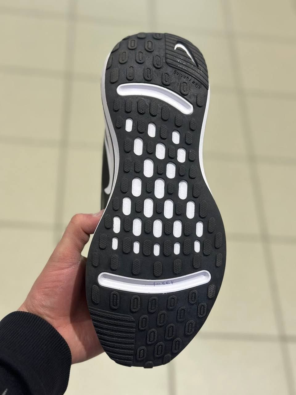 кроссовки,кроссовки nike,кроссовки беговые,кроссовки мужские nike,удобные кроссовки