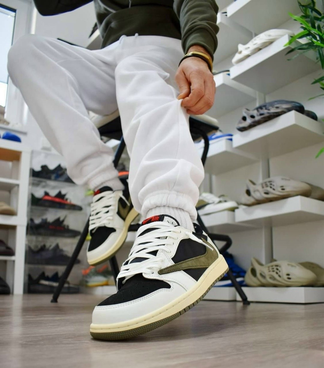 air jordan 1 low travis scott,nike air jordan 1 low travis scott,кроссовки travis scott x nike air jordan 1,кроссовки air jordan 1 low travis scott,nike air jordan 1 low travis scott reverse mocha