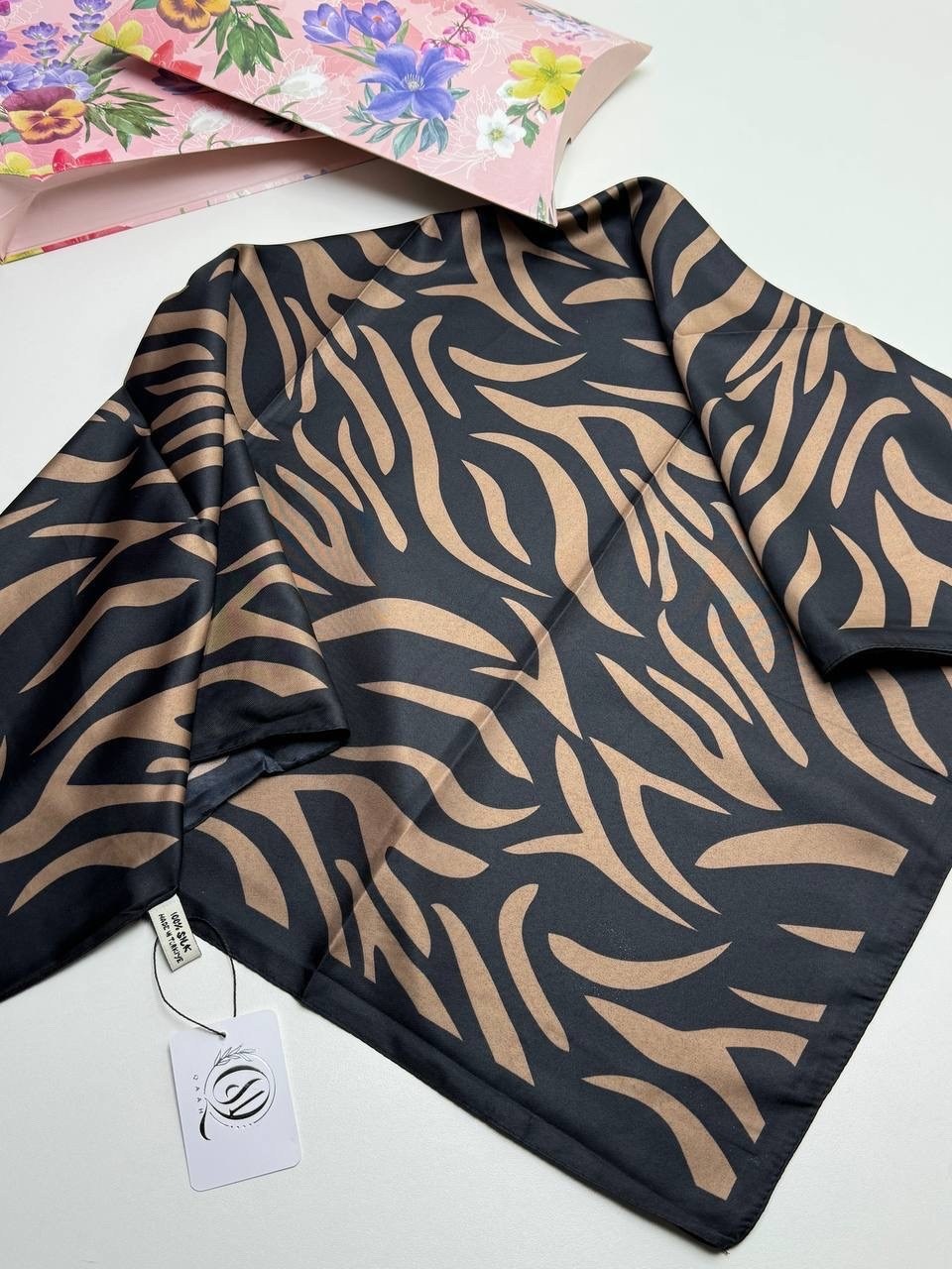 шелковые платки,атласный платок,платки женские,платок из натурального шелка,платки шарф