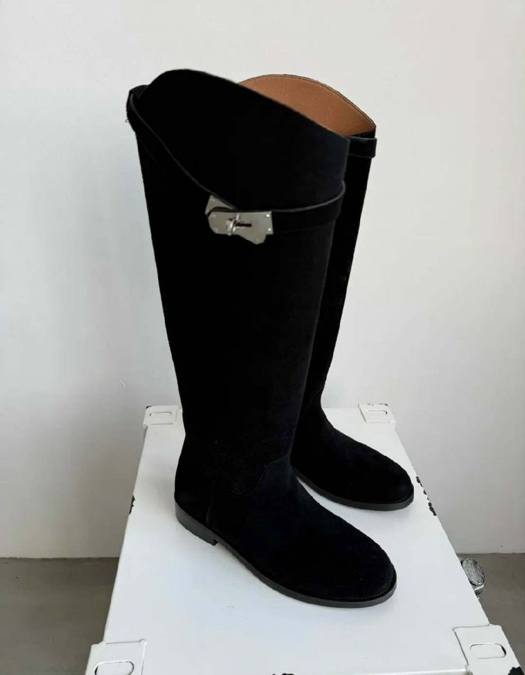 женские черные замшевые сапоги hermes jumping,сапоги hermes,женские сапоги hermes,замшевые сапоги,сапоги эрмес женские