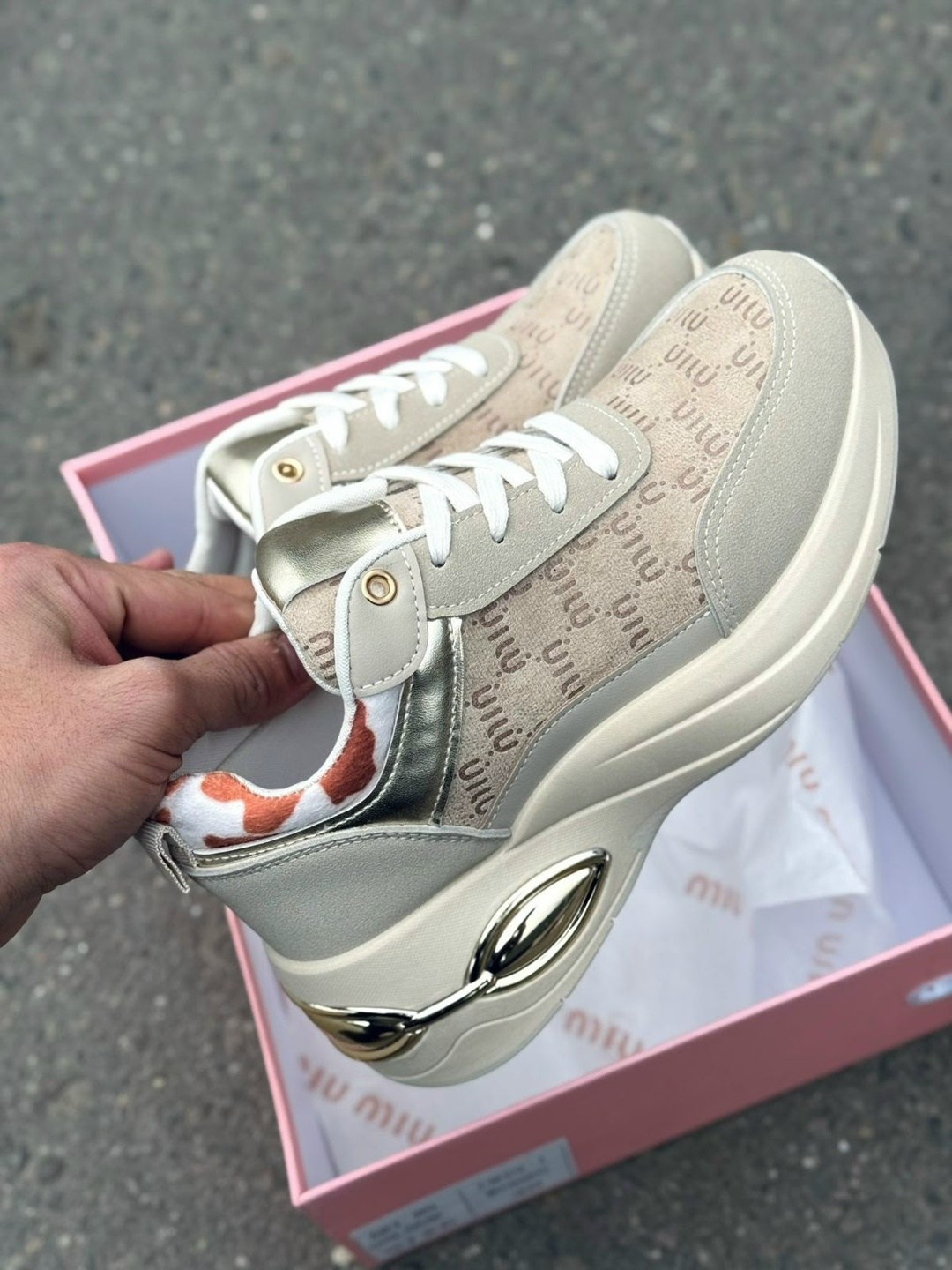 женские кроссовки,,бежевые кроссовки,модные кроссовки,кроссовки женские бежевые