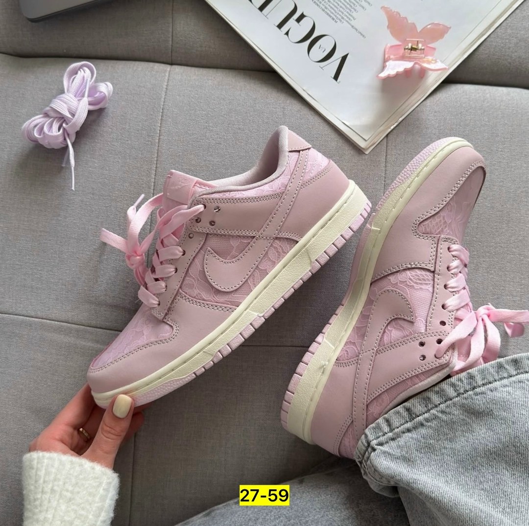 nike dunk low pink,dunk low nike,кроссовки,розовые найк,nike dunk low gs 'triple pink'