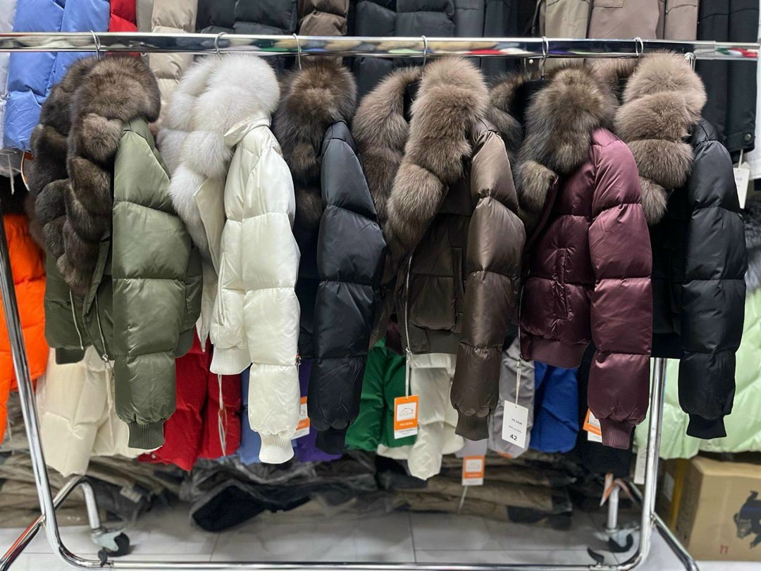 пуховики с натуральным мехом,мех песец,куртка-бомбер с натуральным мехом песца,куртка из искусственного меха,стильная куртка