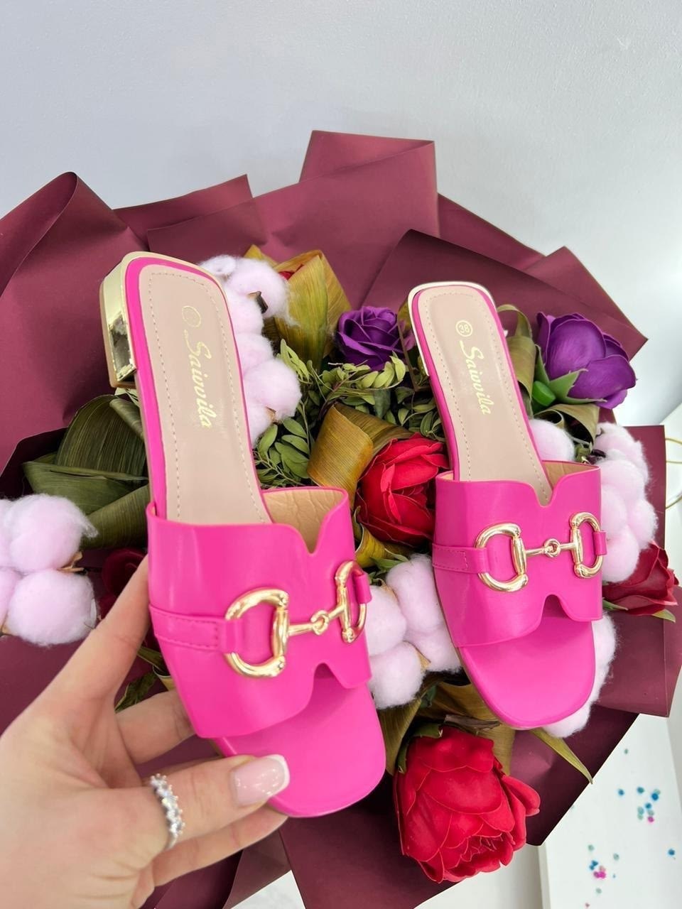 ,женские шлепанцы,модные тапочки,шлепки женские,женские босоножки