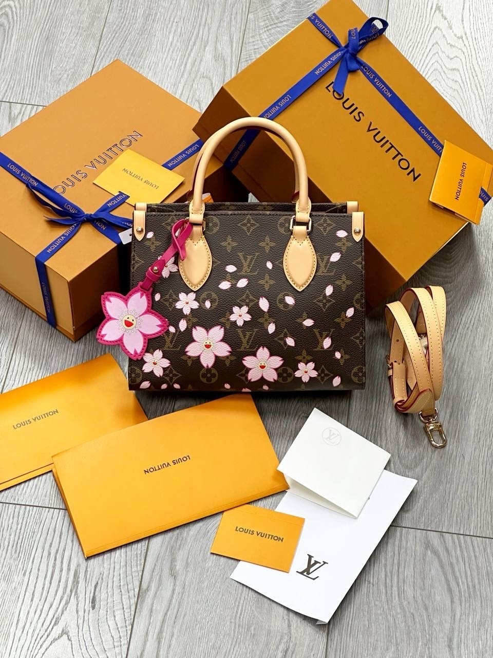 louis vuitton женская сумка,сумка louis vuitton,louis vuitton сумка на плечо,сумка louis vuitton 25-20см реплика,сумка lv louis vuitton