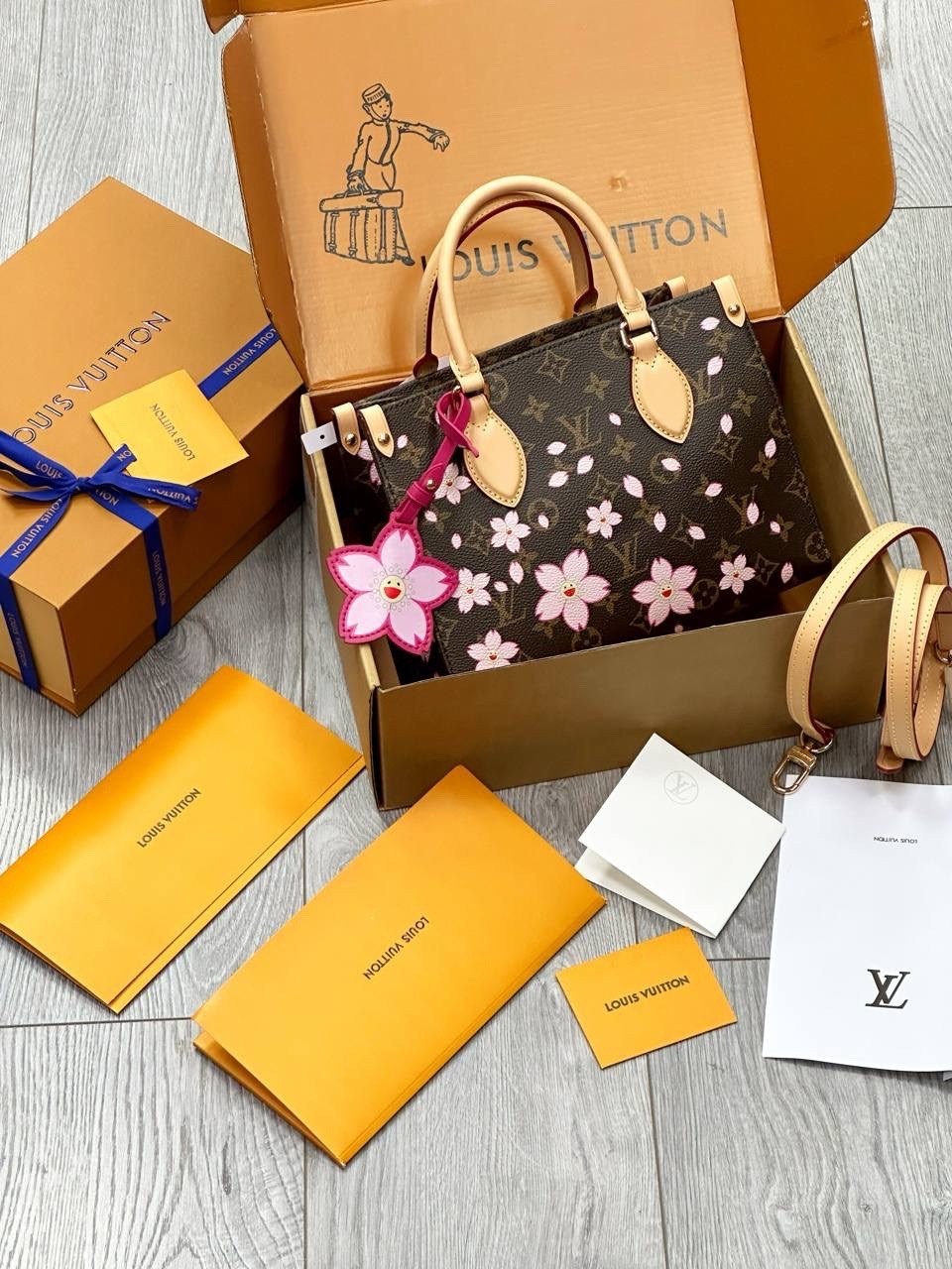 louis vuitton женская сумка,сумка louis vuitton,louis vuitton сумка на плечо,сумка louis vuitton 25-20см реплика,сумка lv louis vuitton