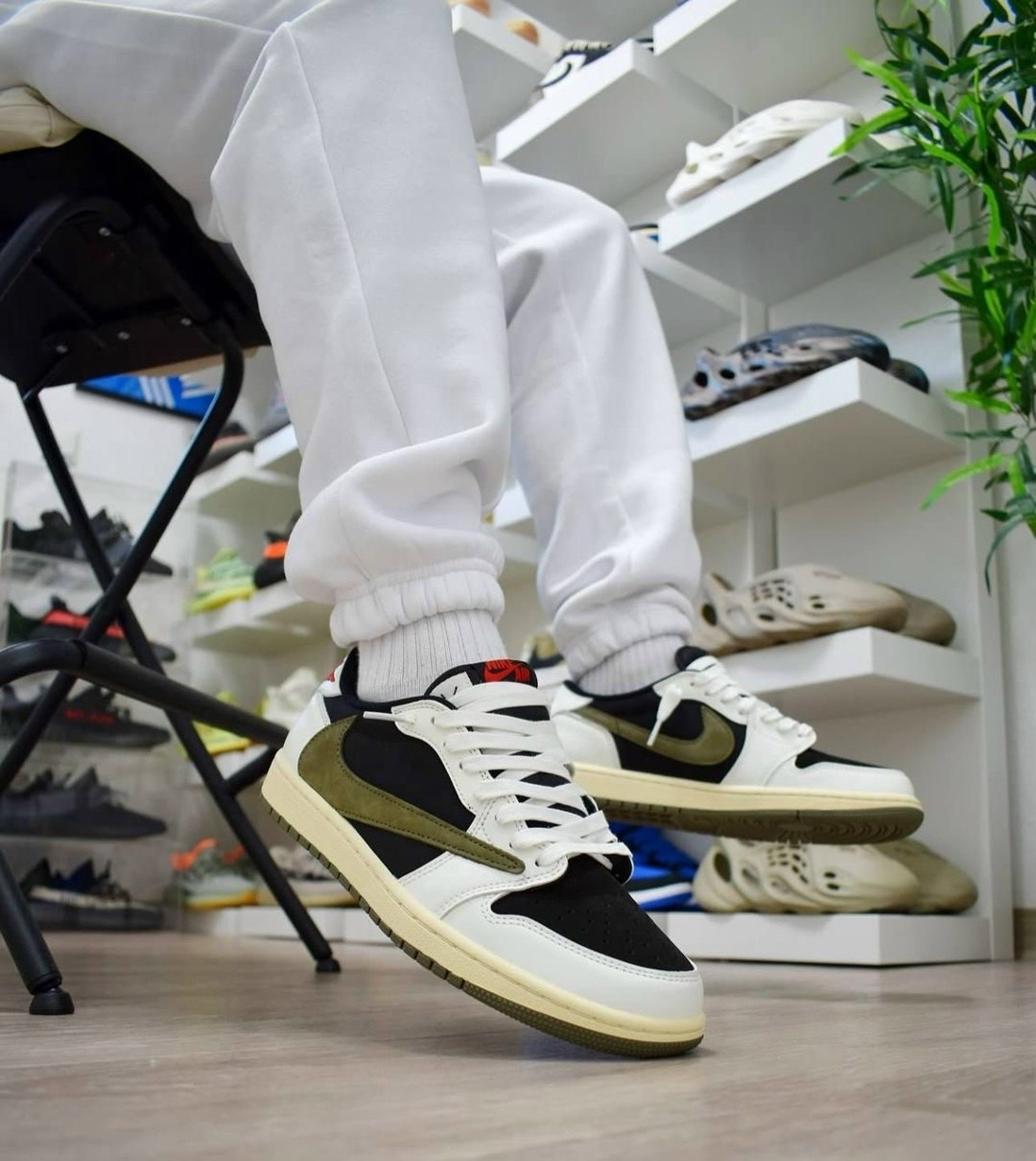 air jordan 1 low travis scott,nike air jordan 1 low travis scott,кроссовки travis scott x nike air jordan 1,кроссовки air jordan 1 low travis scott,nike air jordan 1 low travis scott reverse mocha