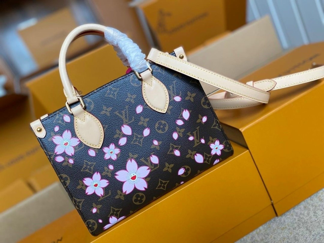 cумка louis vuitton,louis vuitton женская сумка,louis vuitton сумка на плечо,сумка луи виттон с сакурой,сумки луи виттон