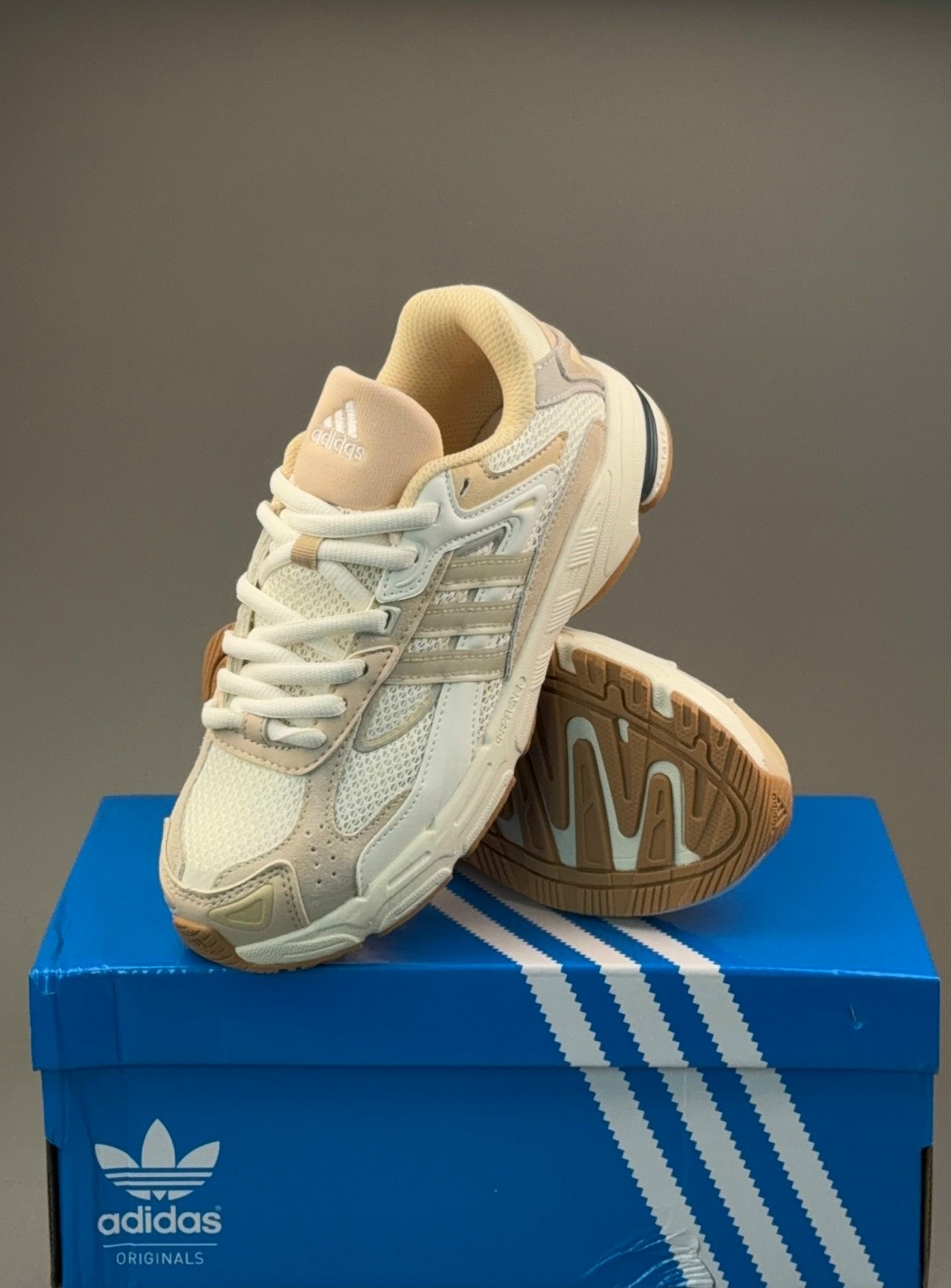 кроссовки adidas,кроссовки adidas response cl,кроссовки adidas response,бежевые кроссовки adidas originals response cl,кроссовки adidas originals response