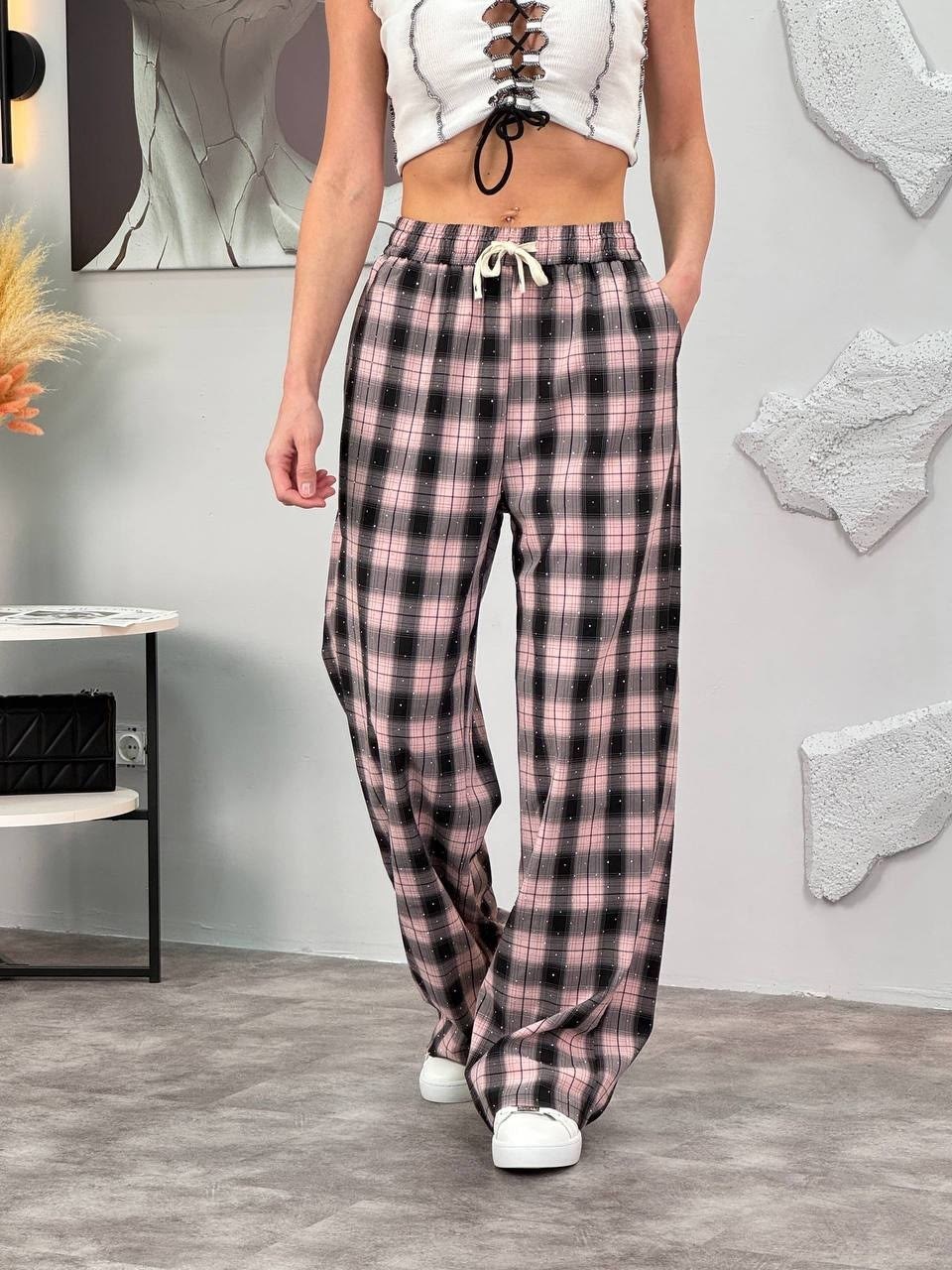 женские брюки в клетку,штаны в клетку,широкие брюки в клетку,брюки в клетку,клетчатые брюки женские широкие