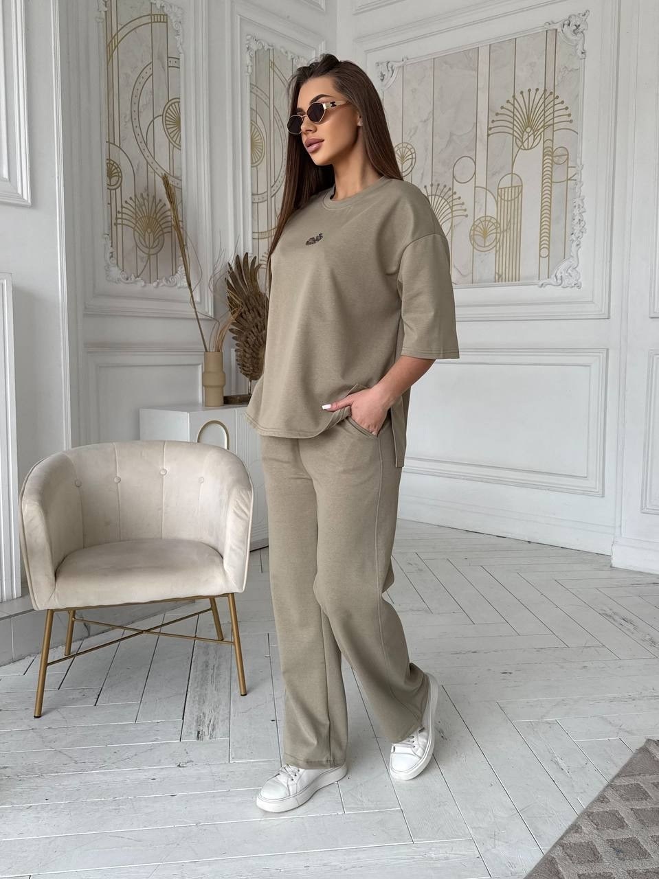 трикотажные костюмы,костюм с брюками,костюм с штанами,костюм бежевый,костюм спортивный повседневный