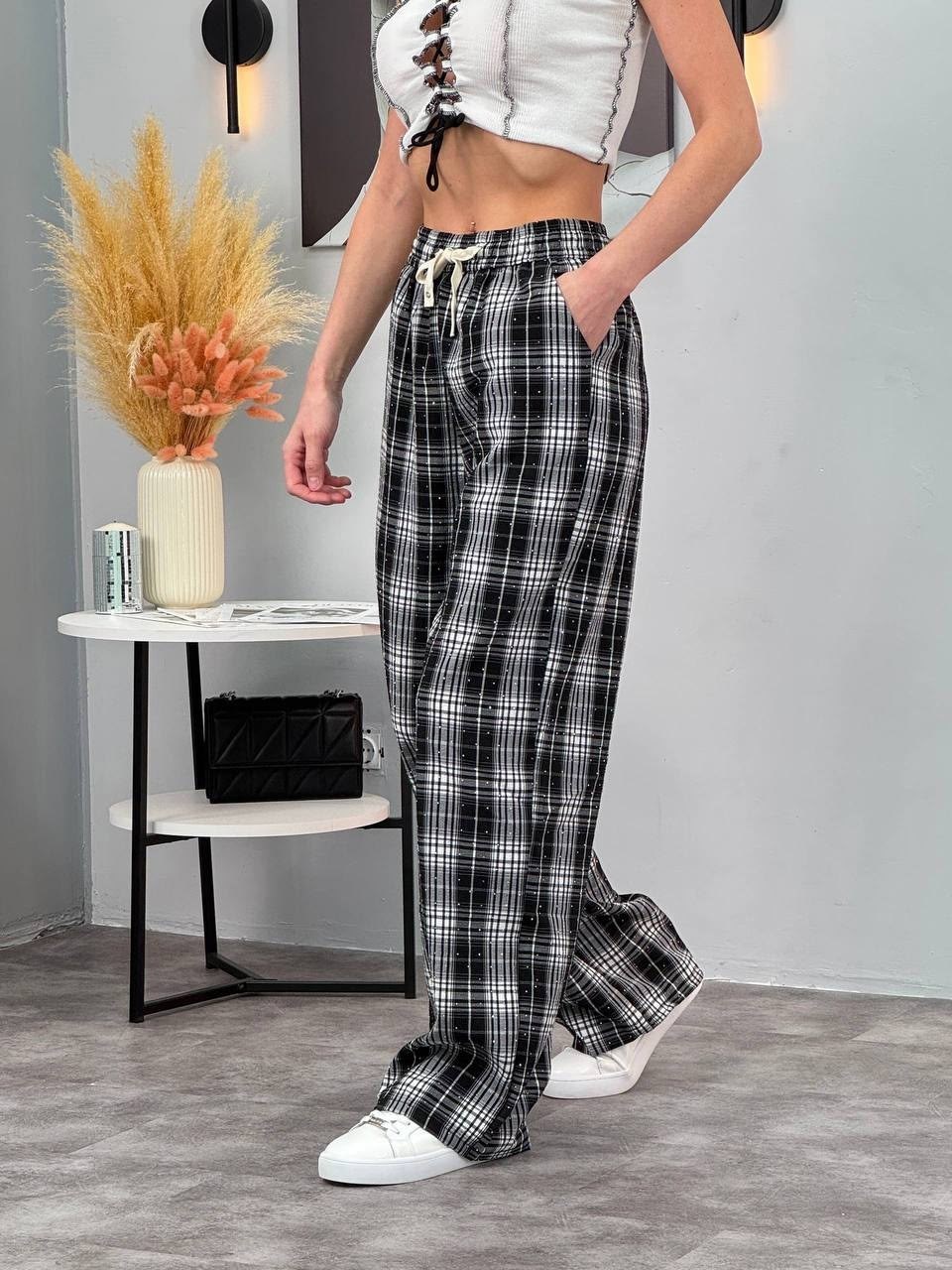 женские брюки в клетку,штаны в клетку,широкие брюки в клетку,брюки в клетку,клетчатые брюки женские широкие