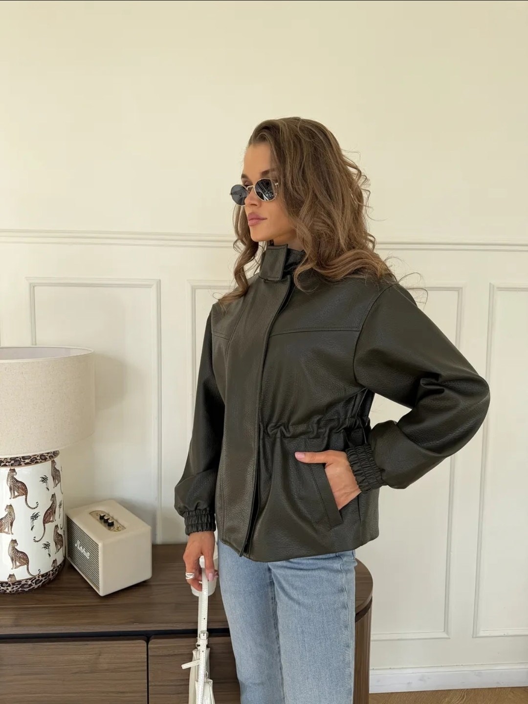 бомбер из экокожи женский,куртка бомбер из экокожи,кожаная женская куртка,куртка из экокожи,куртка бомбер из экокожи emberens