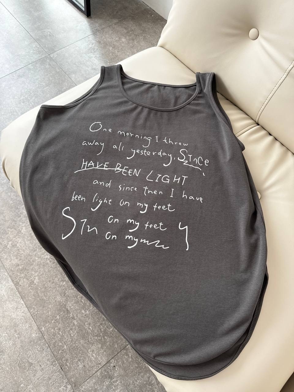 стильные джинсы,стильная одежда,женская футболка,женской одежды