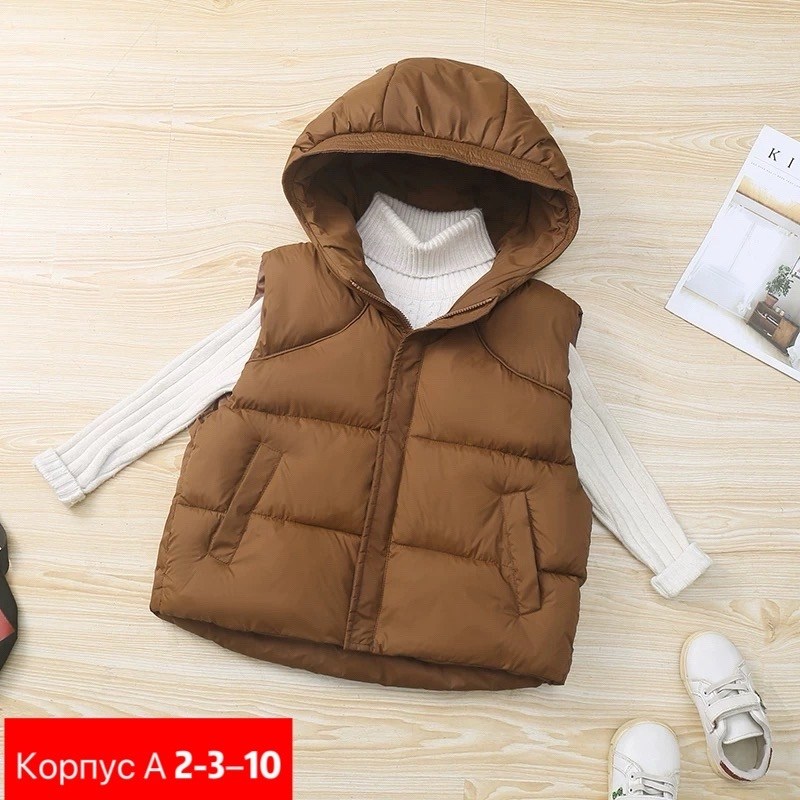 жилет детский,жилет с капюшоном,жилет коричневый,жилет утепленная,утепленный жилет для девочки