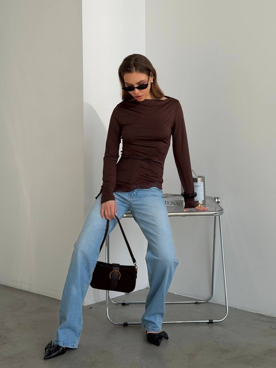 лонгслив женский,лонгслив облегающий нарядный с открытыми плечами драпировкой,лонгслив,лонгслив приталенный,лонгслив с драпировкой