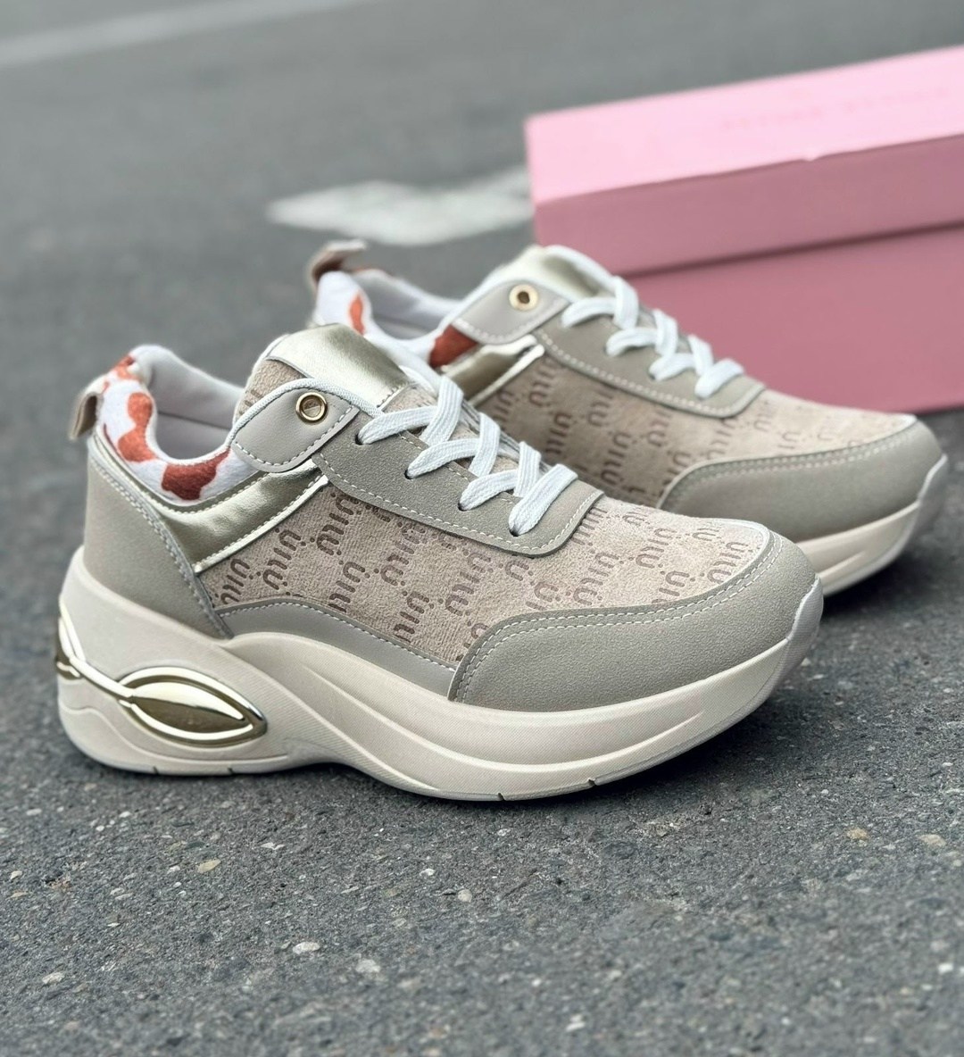 женские кроссовки,,бежевые кроссовки,модные кроссовки,кроссовки женские бежевые