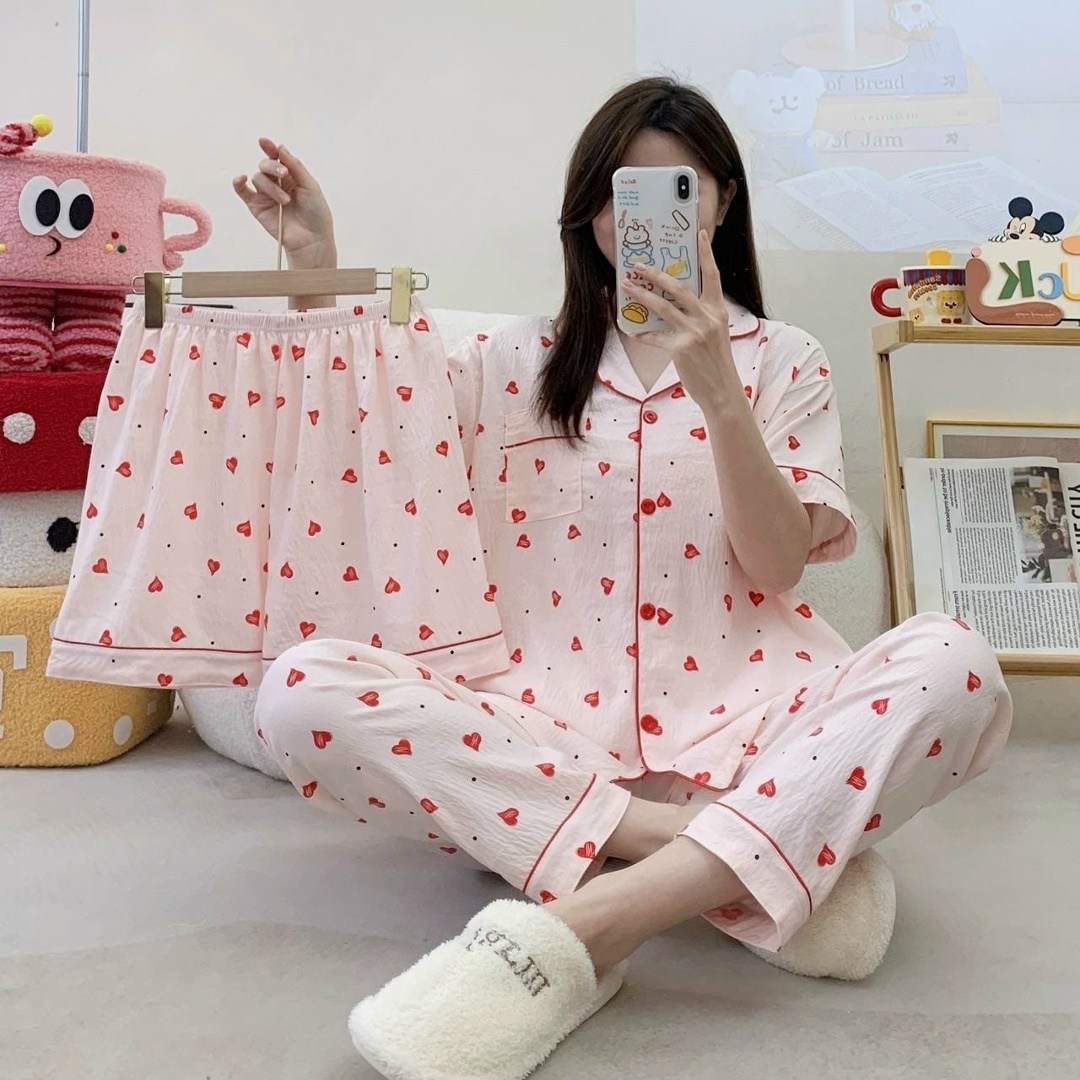 женская пижама с клубничным принтом,пижама женская,женский пижамный комплект,комплект пижама,комплект женских пижам вишневый принт