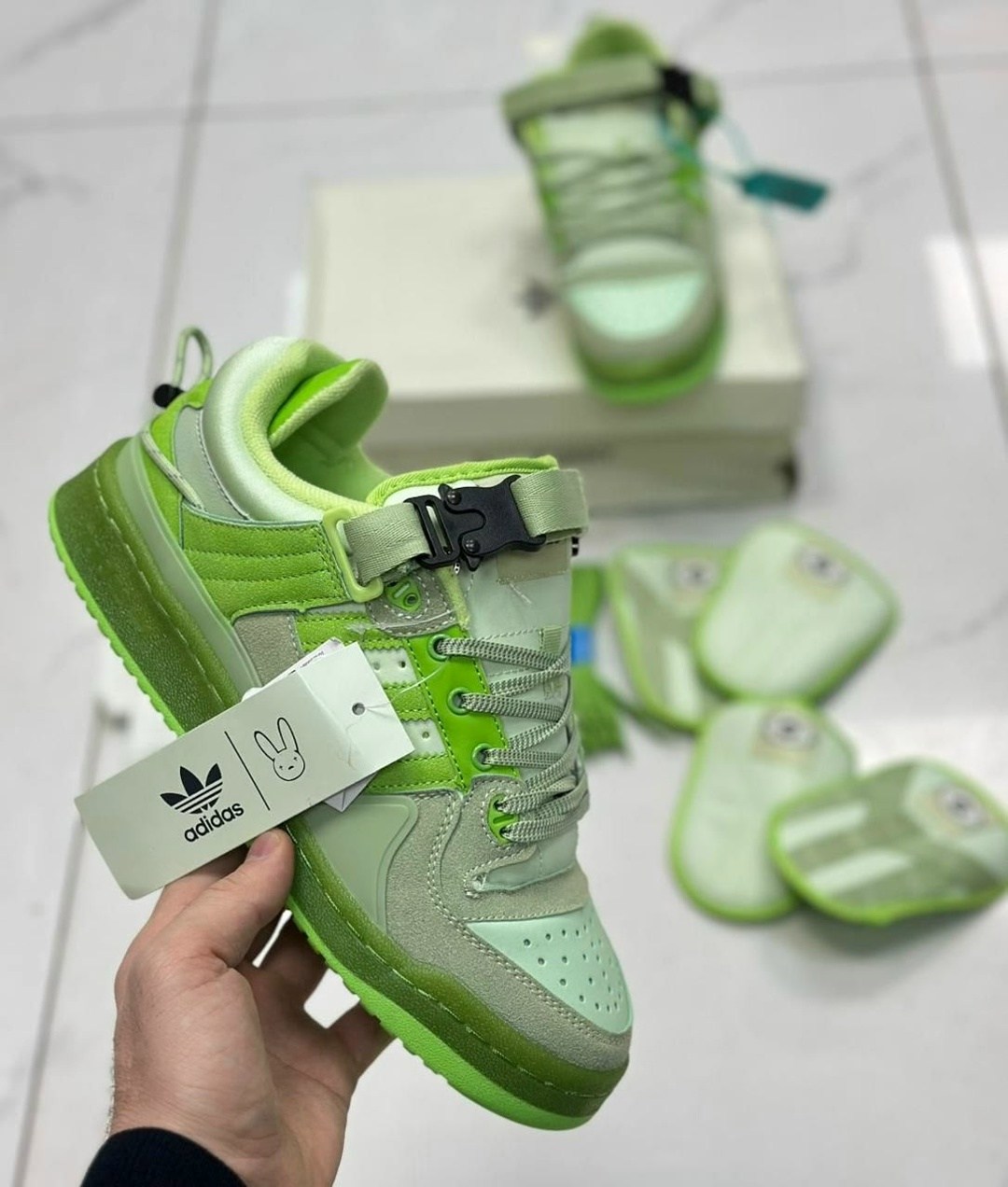 кроссовки детские adidas forum low x dr. seuss grinch зеленый,кроссовки adidas forum low bad bunny,зеленые кроссовки адидас,кроссовки адидас бэд банни,кроссовки adidas