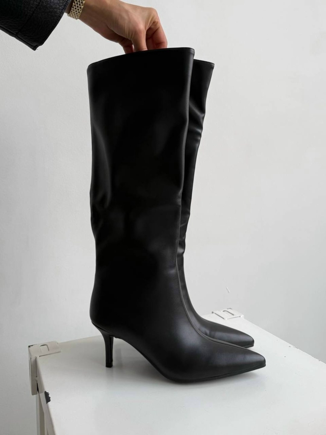 сапоги на каблуке,сапоги кожаные на шпильке демисезонные teetspace цвет черный,сапоги трубы,сапоги кожаные на шпильке демисезонные teetspace,женские сапоги