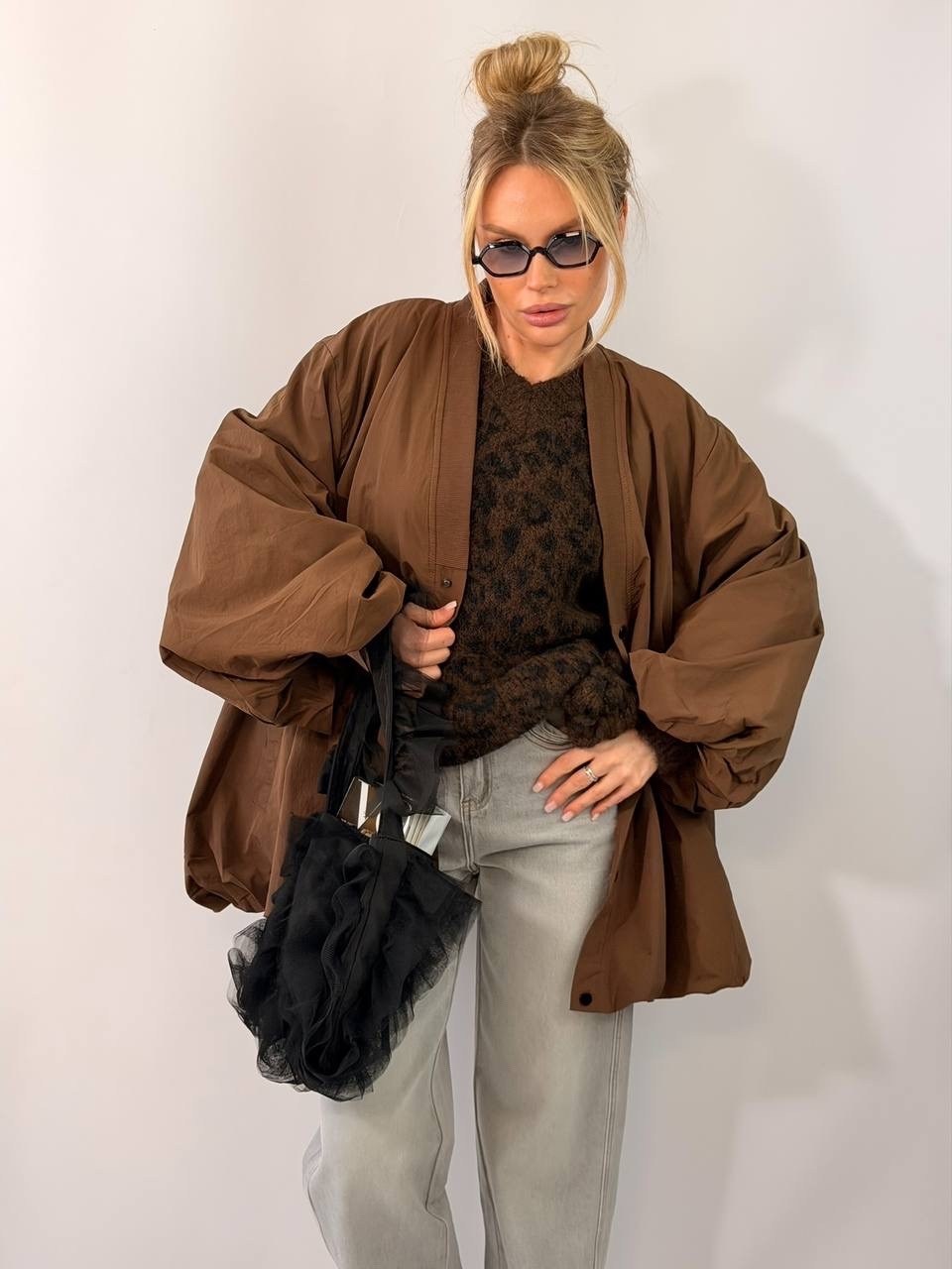 куртка бомбер оверсайз демисезонная,бомбер оверсайз женский,коричневая куртка-бомбер оверсайз,куртка оверсайз,куртка бомбер