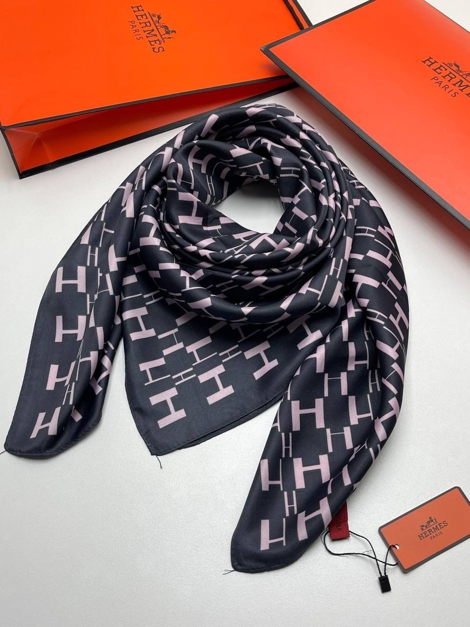 шелковые платки,атласный платок,платки женские,платок из натурального шелка,платки шарф