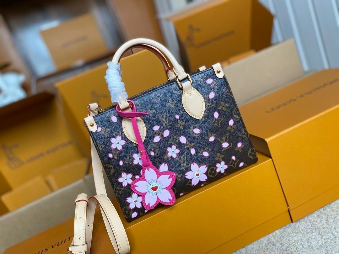 cумка louis vuitton,louis vuitton женская сумка,louis vuitton сумка на плечо,сумка луи виттон с сакурой,сумки луи виттон