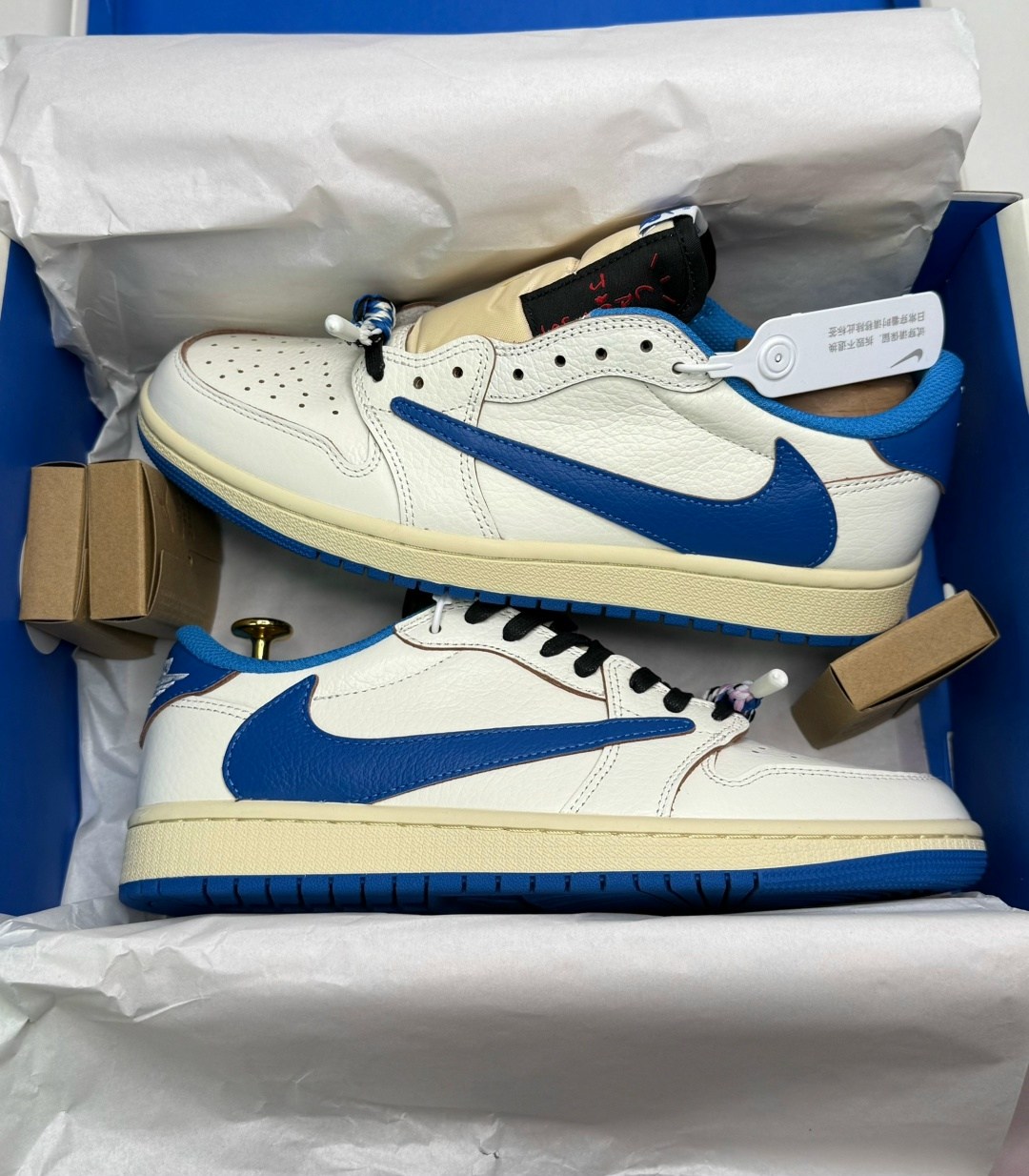 nike air jordan 1 low travis scott,air jordan 1 low travis scott,кроссовки nike air jordan 1 low & travis scott,nike travis scott x air jordan 1 low,air jordan 1 low