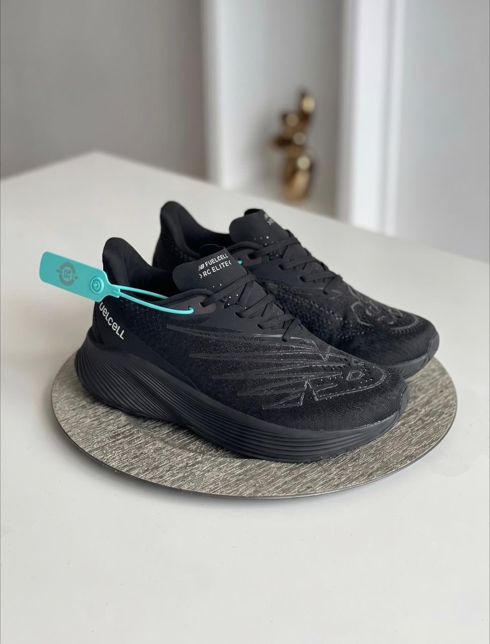 кроссовки,кроссовки hoka one one,altra кроссовки,беговые кроссовки,черные кроссовки