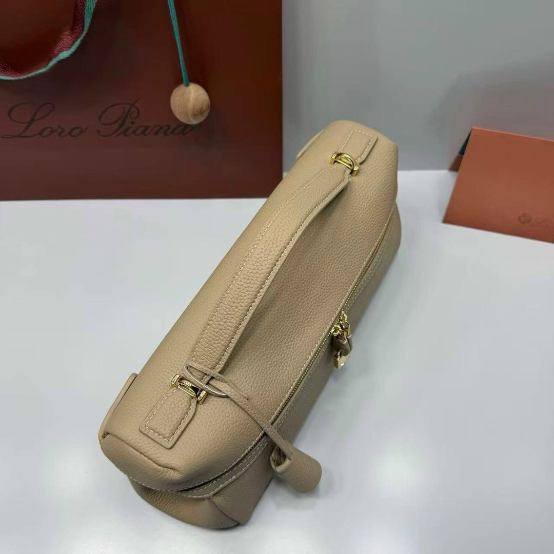 сумка loro piana,loro piana сумка ридикюль цвет a0011,кожаная бежевая сумочка loro piana extra pocket l19,женская сумка,сумка