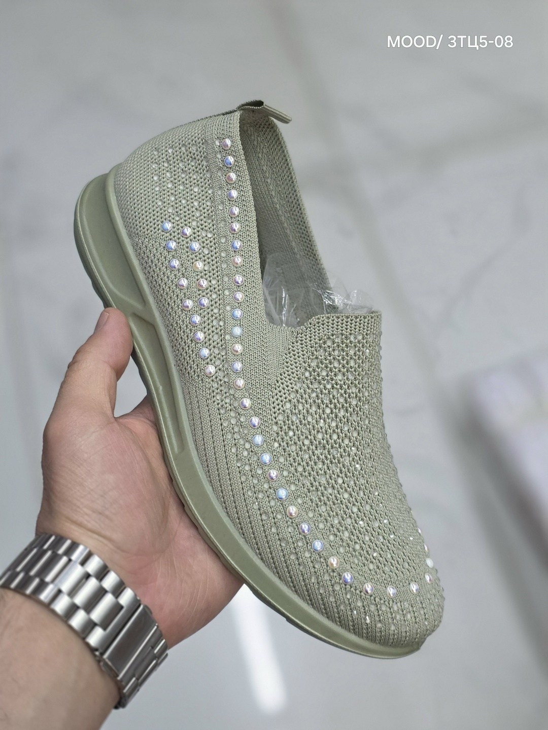 ,слипоны женские со стразами,кроссовки со стразами,слипоны женские,кроссовки женскиe