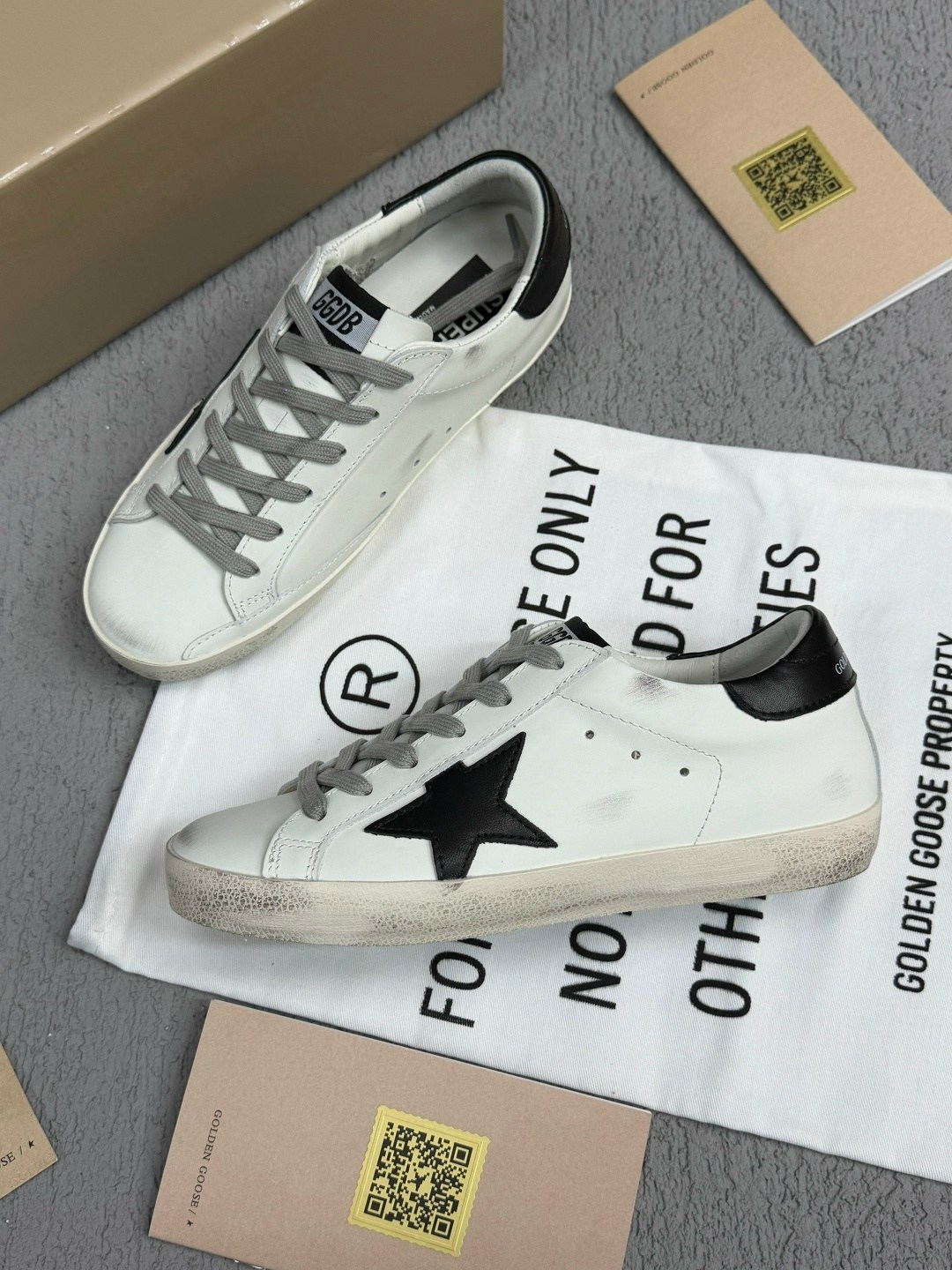 ,кроссовки golden goose,golden goose кеды,состаренные кроссовки,женские брендовые кроссовки кеды со звездой голден гус golden goose