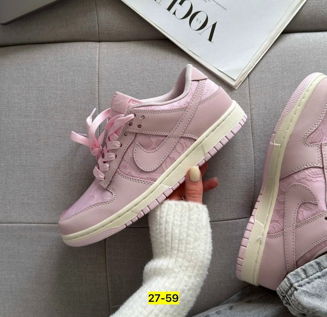 nike dunk low pink,dunk low nike,кроссовки,розовые найк,nike dunk low gs 'triple pink'