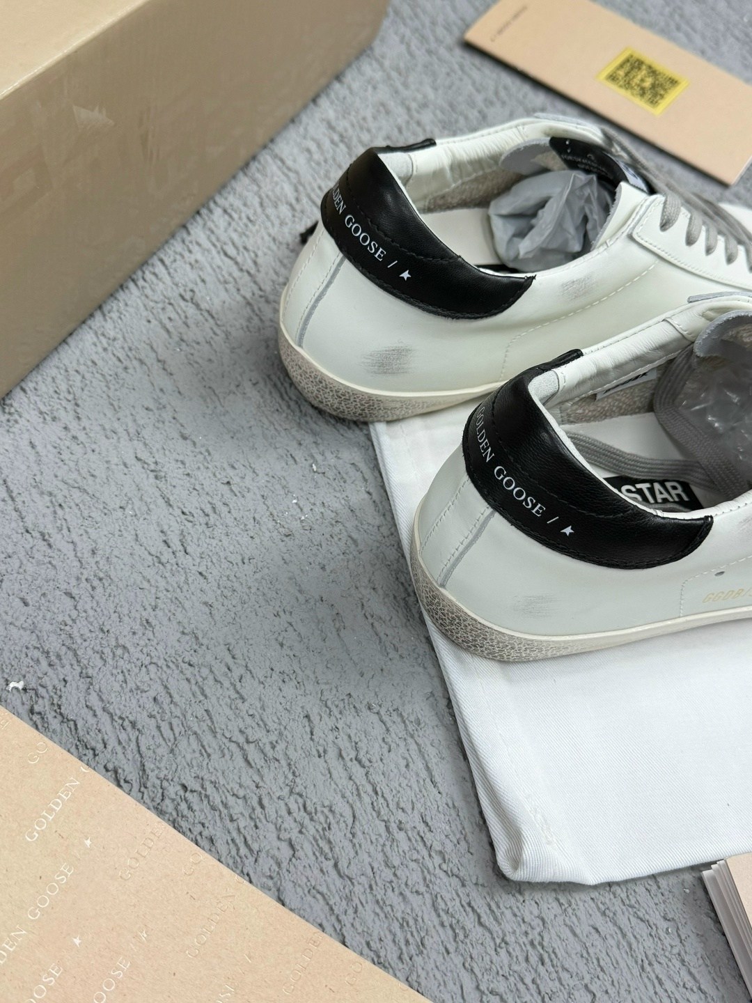 ,кроссовки golden goose,golden goose кеды,состаренные кроссовки,женские брендовые кроссовки кеды со звездой голден гус golden goose