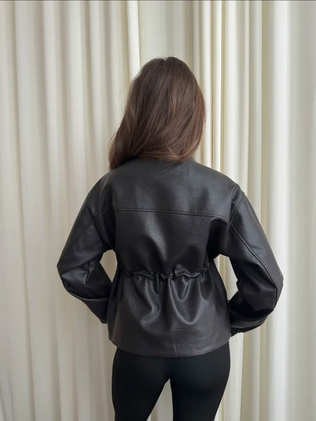 кожаная куртка,куртка кожаная женская,модные кожаные куртки,женская куртка из искусственной кожи,куртка бомбер