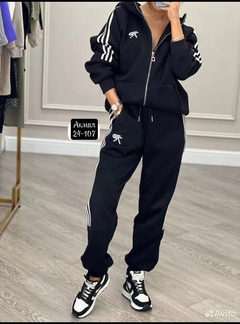 женский спортивный костюм adidas,спортивные костюмы женские,спортивный костюм адидас женский ,спортивный костюм женский адидас 2026,костюм женский спортивный adidas арт. 11430978