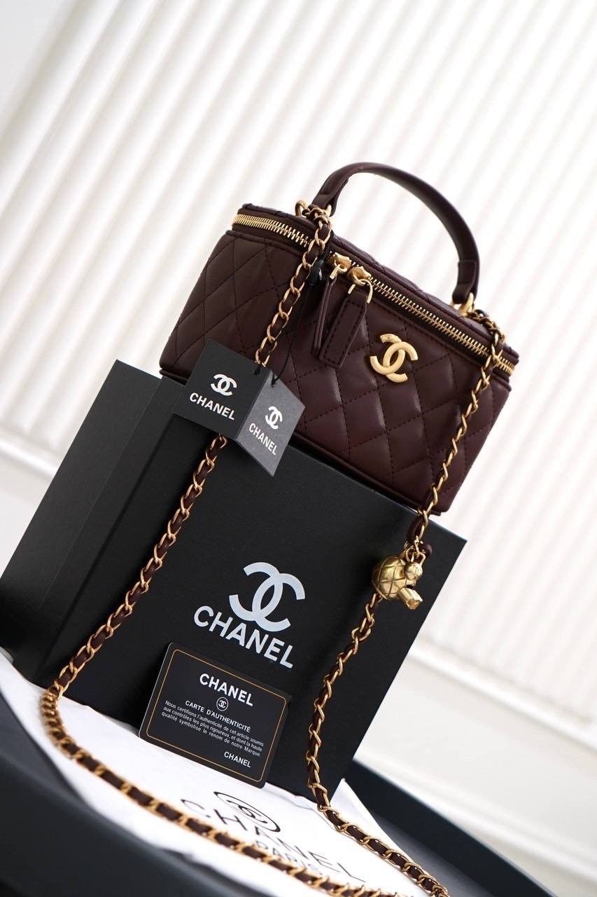 сумка chanel с зеркальным белым цветом,сумка женская chanel,сумка chanel,косметичка chanel,косметичка шанель белая
