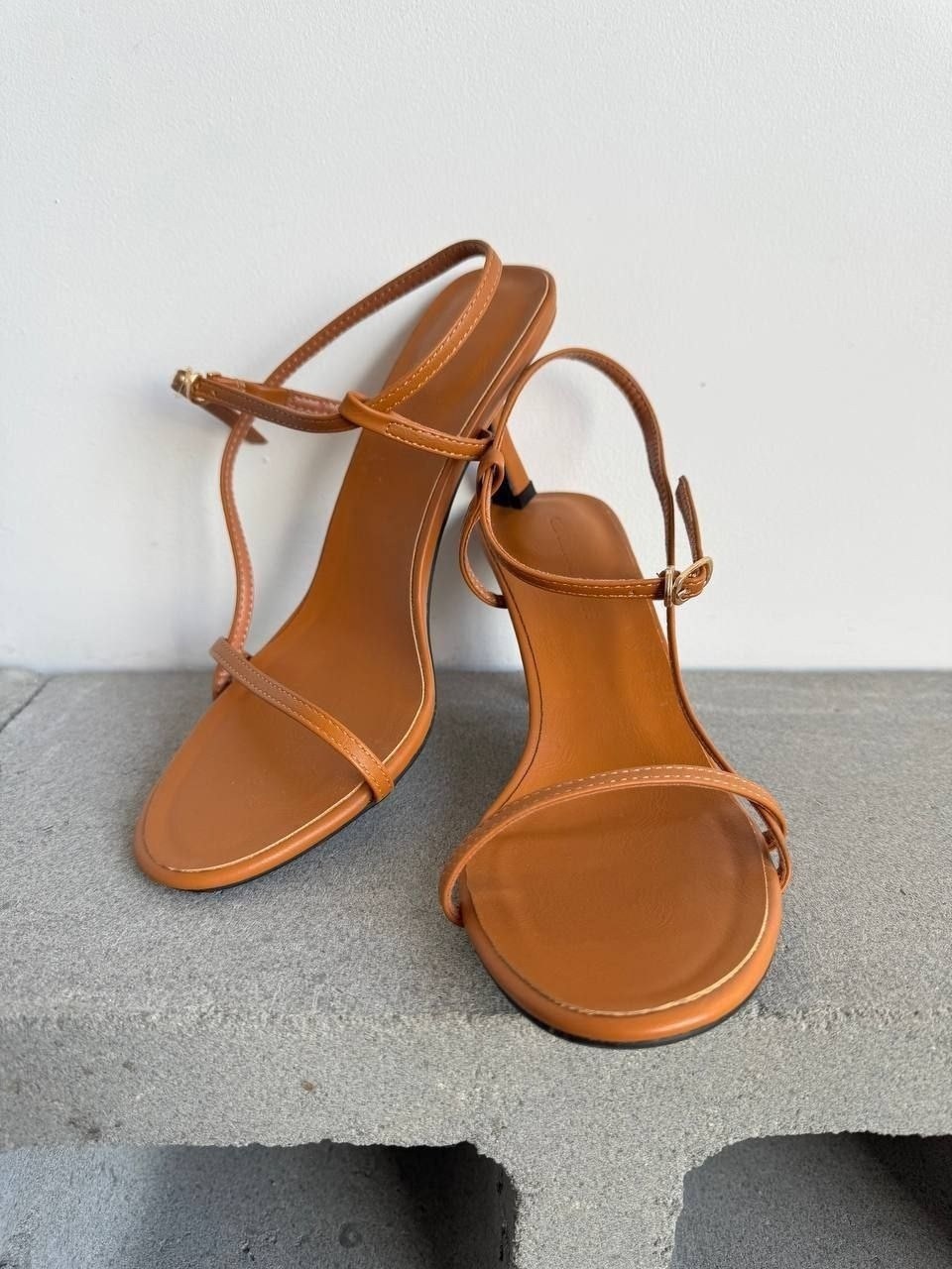 красные босоножки,босоножки на каблуках,женские босоножки,босоножки с ремешками,модные босоножки