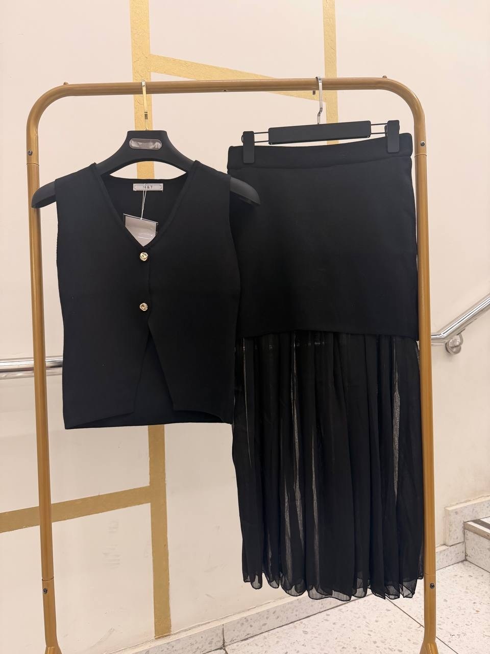 костюм с плиссированной юбкой,вечерний костюм с юбкой,жилет и юбка,женские наряды,костюм с юбкой